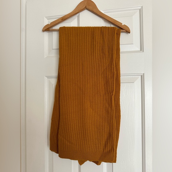 Uniqlo Draped Wrap Shawl / Poncho / Scarf / Skirt - Picture 2 of 4